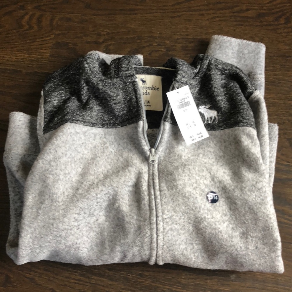 Abercrombie boys zip up sweatshirt - Excellent condition size  13/14.